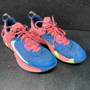 Nike Giannis Immortality 2 mens basketball shoe sz 10 pink & blue